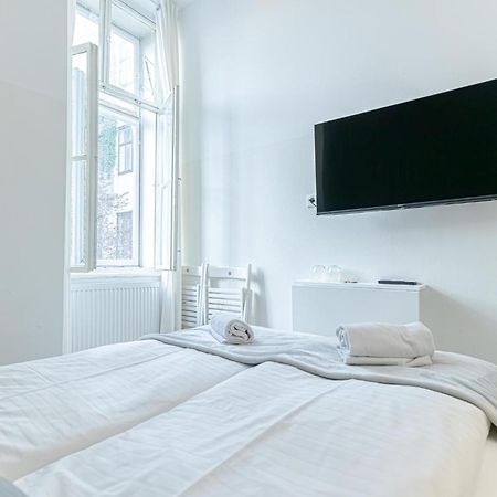 Mariahilfer Boutique Rooms - Virtual Reception & Self-Checkin Wenen Buitenkant foto