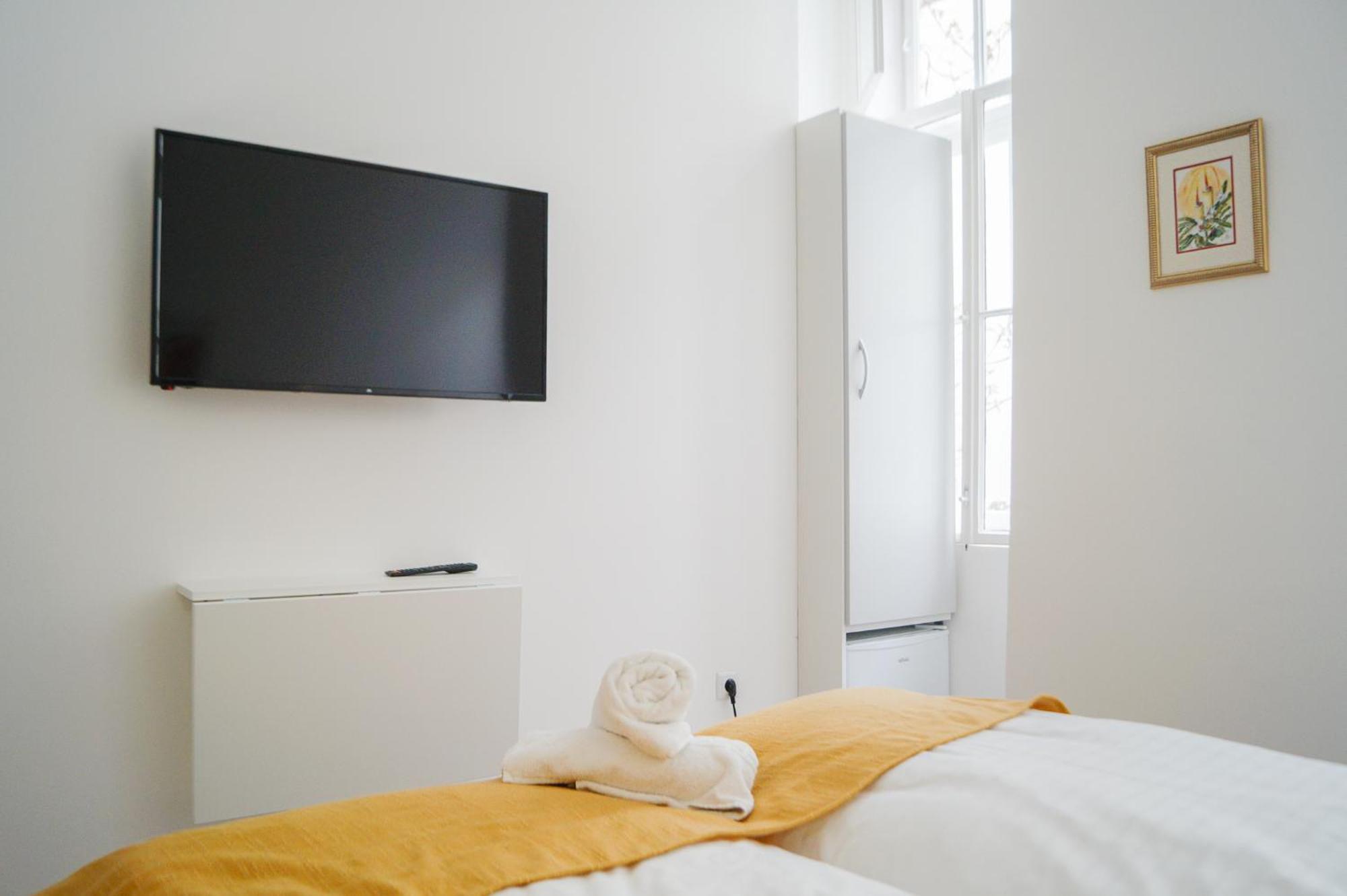 Mariahilfer Boutique Rooms - Virtual Reception & Self-Checkin Wenen Buitenkant foto