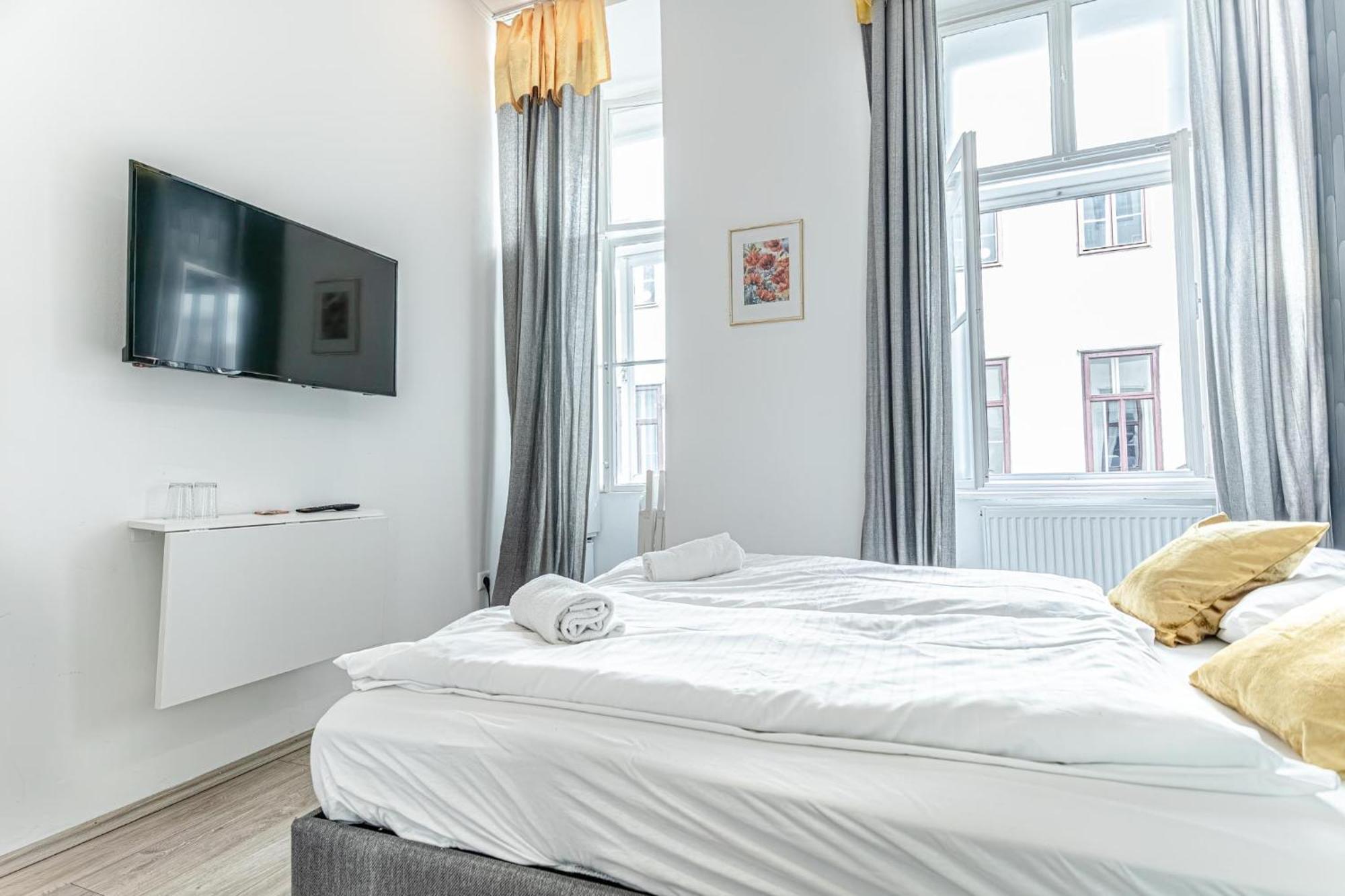 Mariahilfer Boutique Rooms - Virtual Reception & Self-Checkin Wenen Buitenkant foto