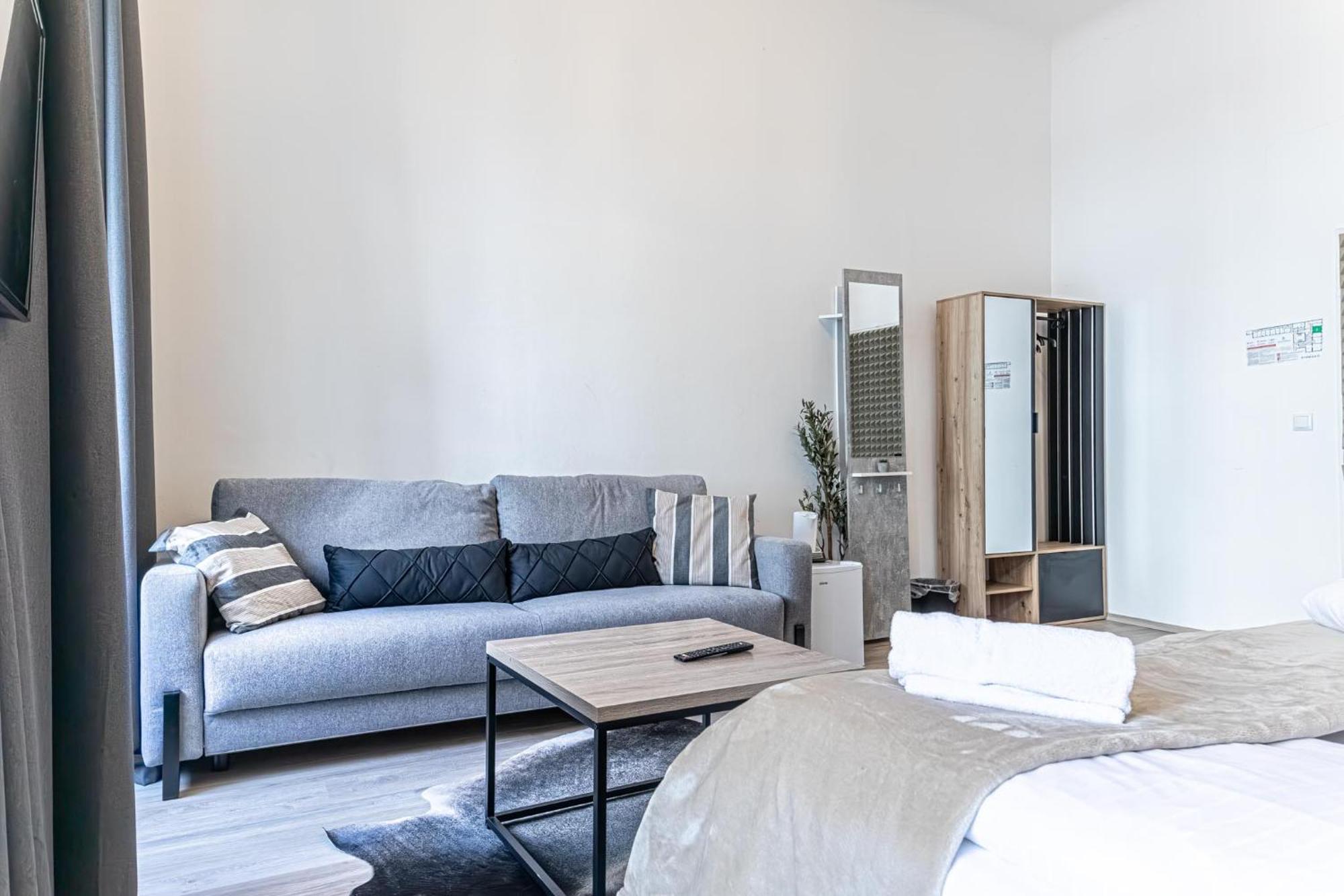 Mariahilfer Boutique Rooms - Virtual Reception & Self-Checkin Wenen Buitenkant foto