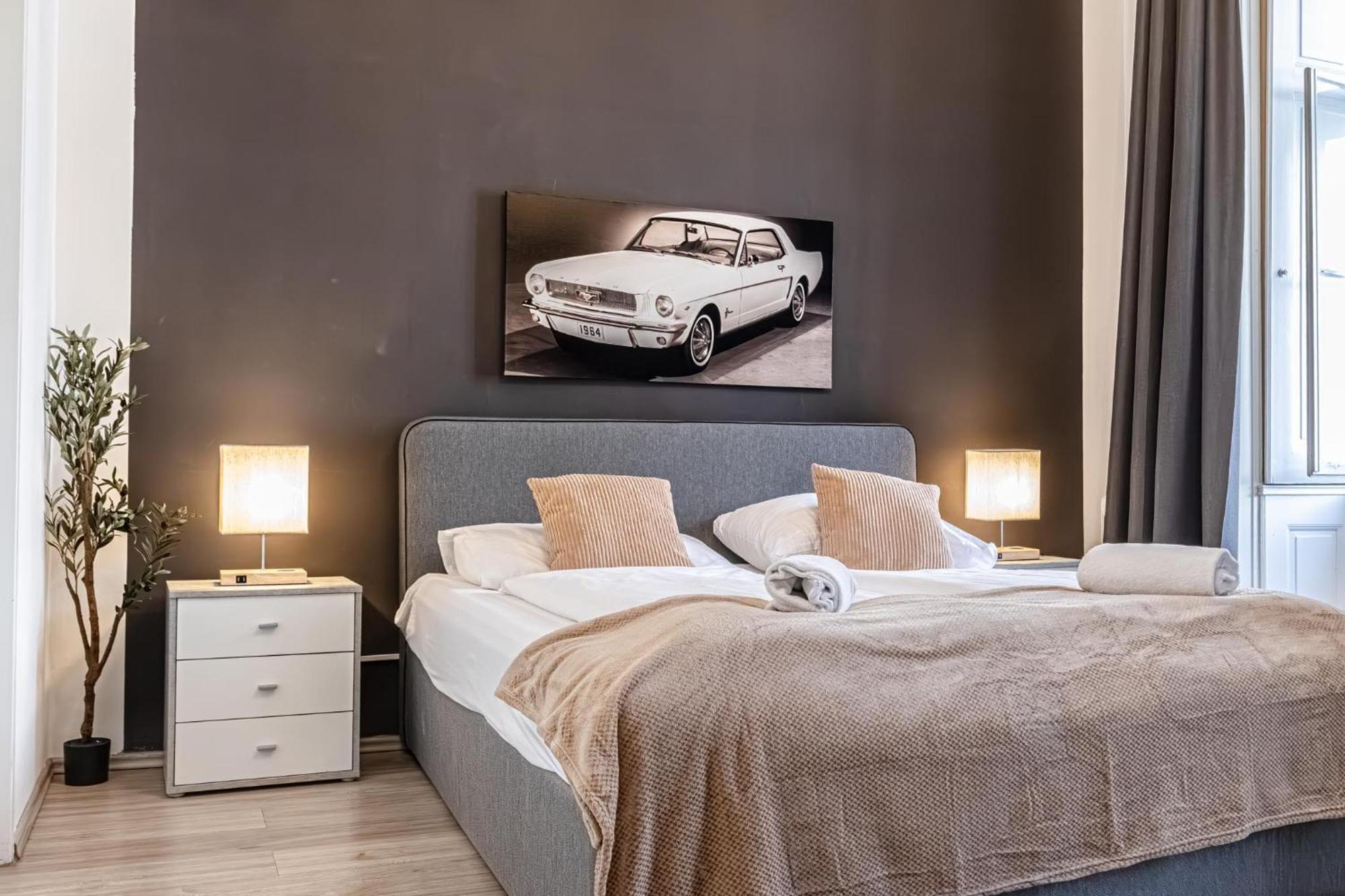 Mariahilfer Boutique Rooms - Virtual Reception & Self-Checkin Wenen Buitenkant foto